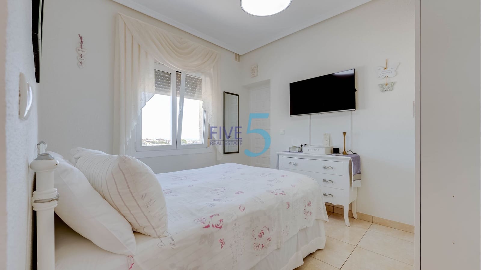 2 bedroom Villa for sale in Villamartin with pool garage - € 350,000 (Ref: 10014943)