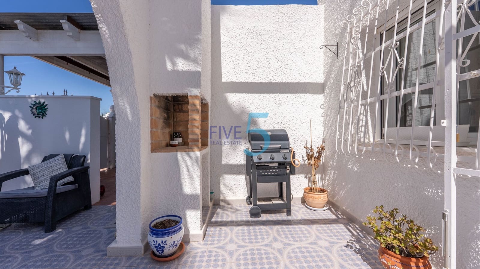 2 bedroom Villa for sale in Villamartin with pool garage - € 350,000 (Ref: 10014943)