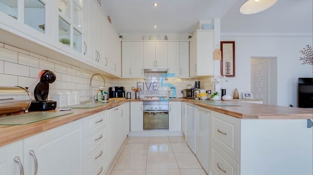 2 soverom Villa til salgs i Villamartin, Orihuela med svømmebasseng - € 350 000 (Ref: 10014943)