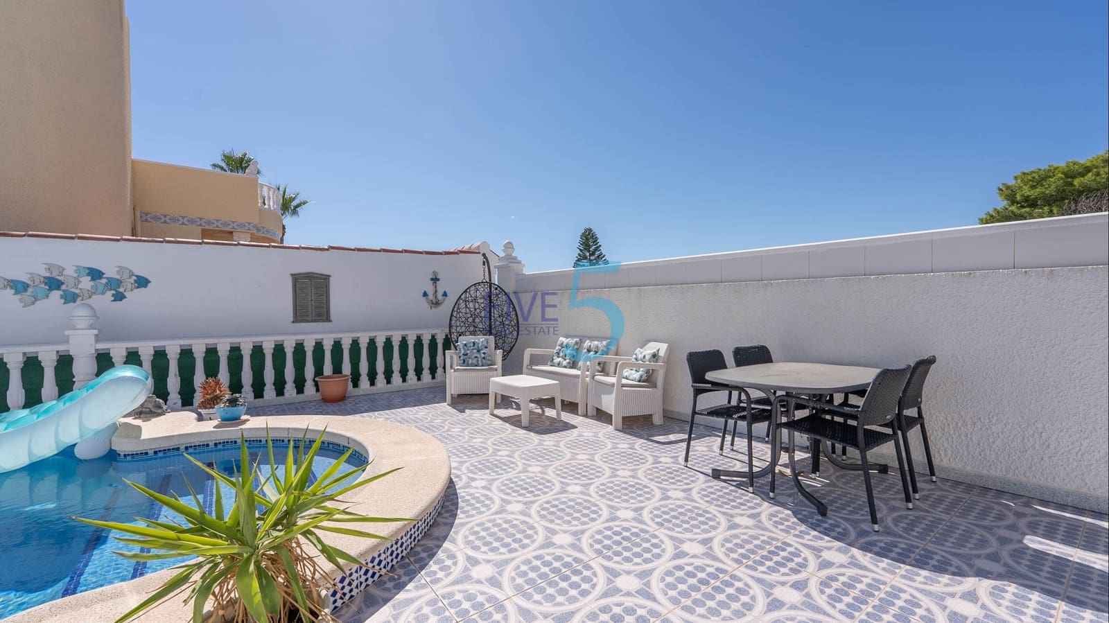 2 bedroom Villa for sale in Villamartin with pool garage - € 350,000 (Ref: 10014943)