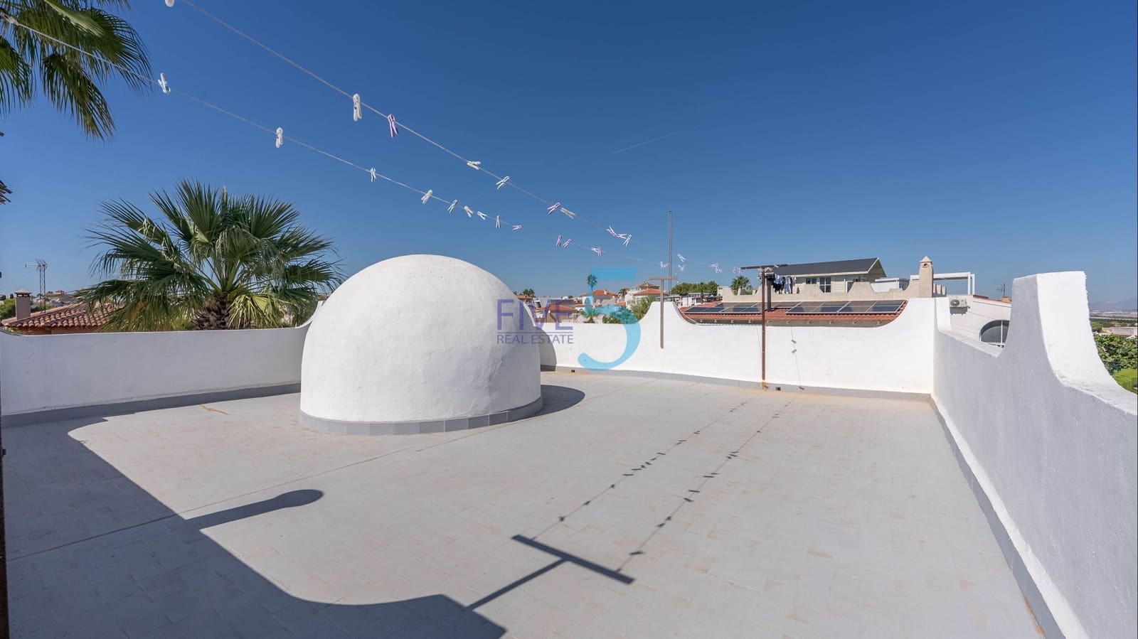 2 bedroom Villa for sale in Villamartin with pool garage - € 350,000 (Ref: 10014943)