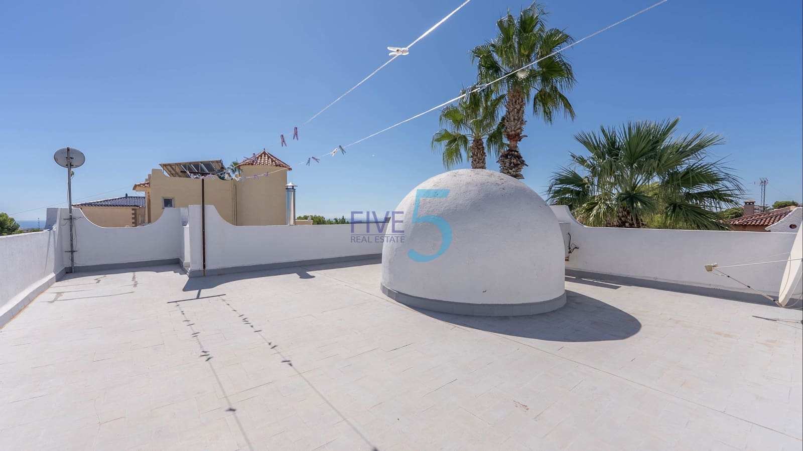 2 bedroom Villa for sale in Villamartin with pool garage - € 350,000 (Ref: 10014943)