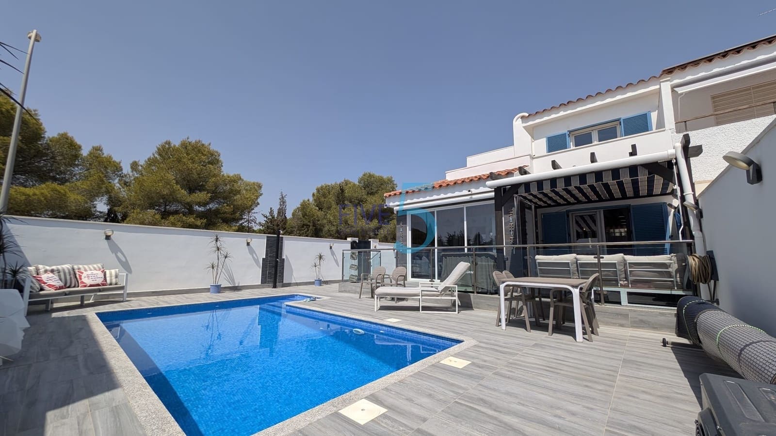 2 bedroom Apartment for sale in Dehesa de Campoamor with pool garage - € 400,000 (Ref: 10015924)