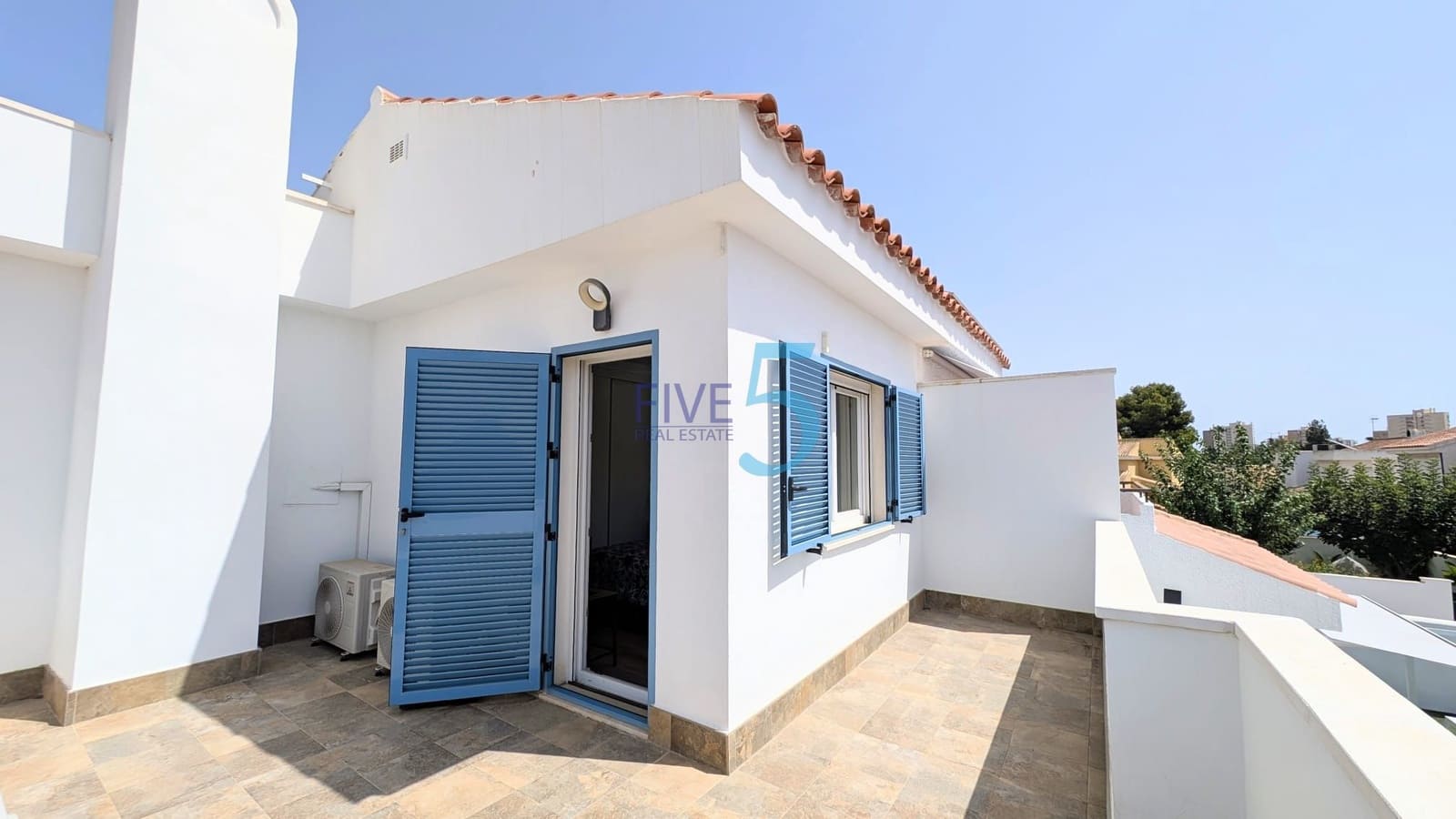 2 bedroom Apartment for sale in Dehesa de Campoamor with pool garage - € 400,000 (Ref: 10015924)