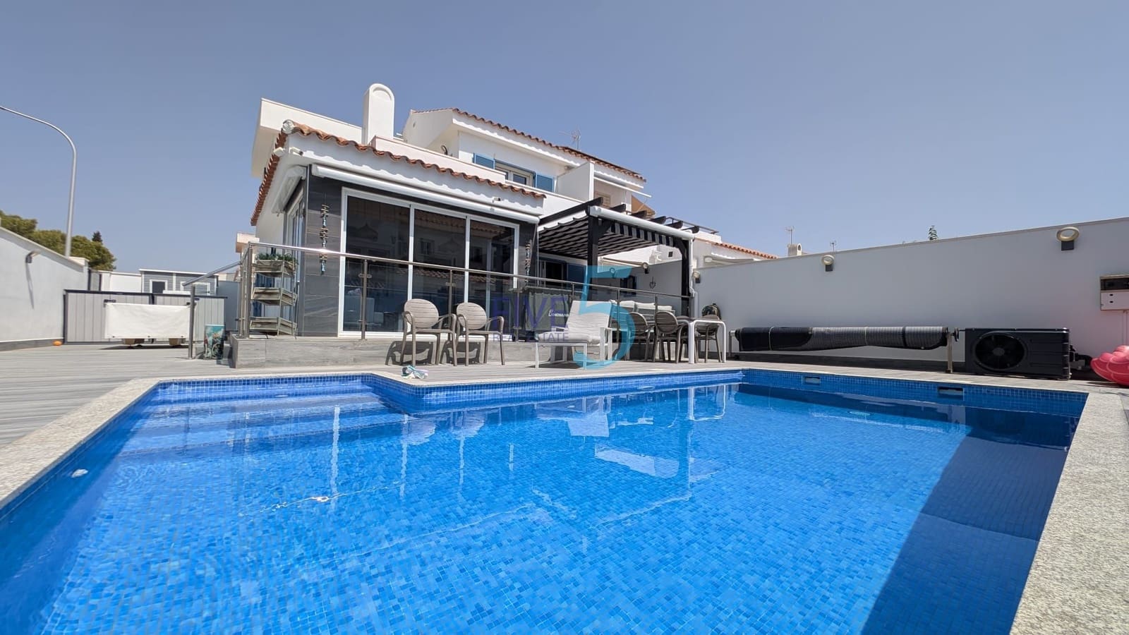 2 bedroom Apartment for sale in Dehesa de Campoamor with pool garage - € 400,000 (Ref: 10015924)