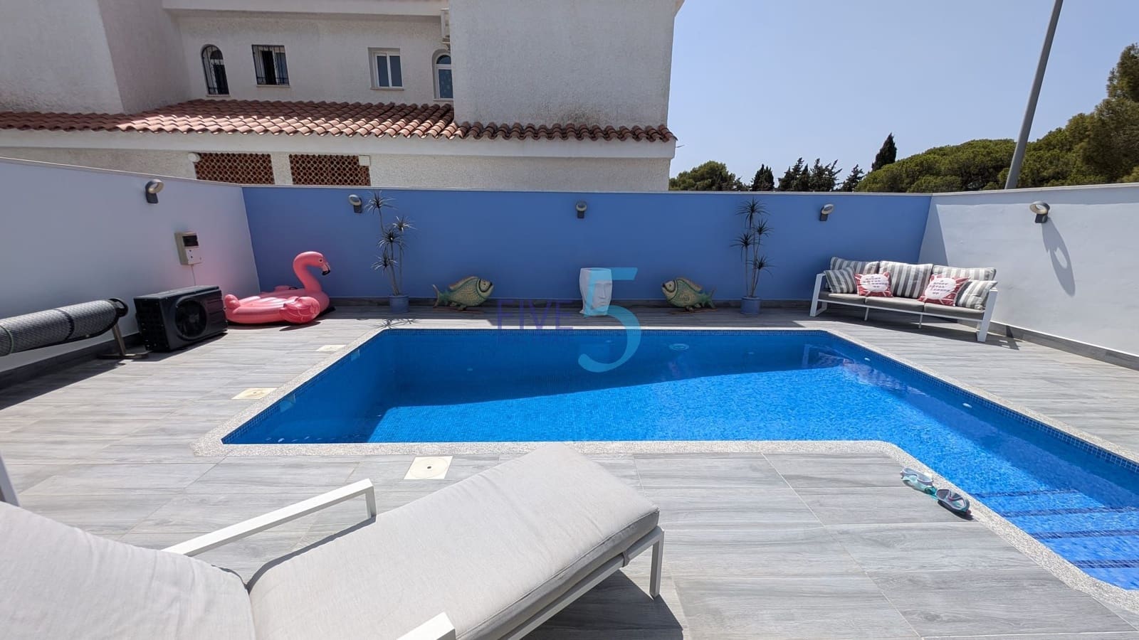 2 bedroom Apartment for sale in Dehesa de Campoamor with pool garage - € 400,000 (Ref: 10015924)