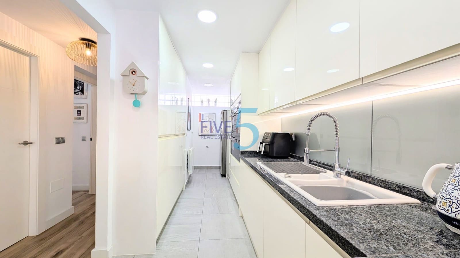 2 bedroom Apartment for sale in Dehesa de Campoamor with pool garage - € 400,000 (Ref: 10015924)