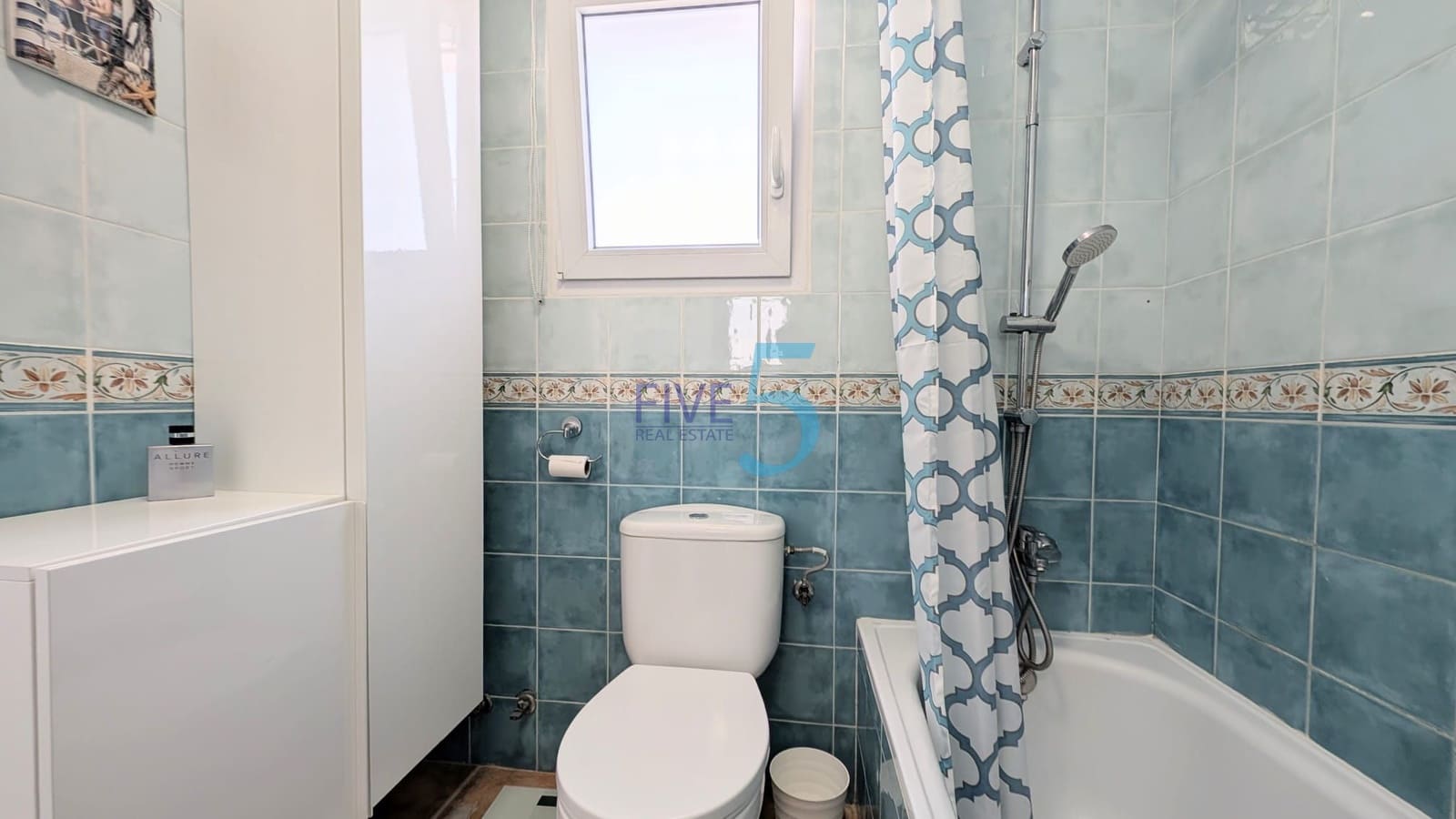 2 bedroom Apartment for sale in Dehesa de Campoamor with pool garage - € 400,000 (Ref: 10015924)