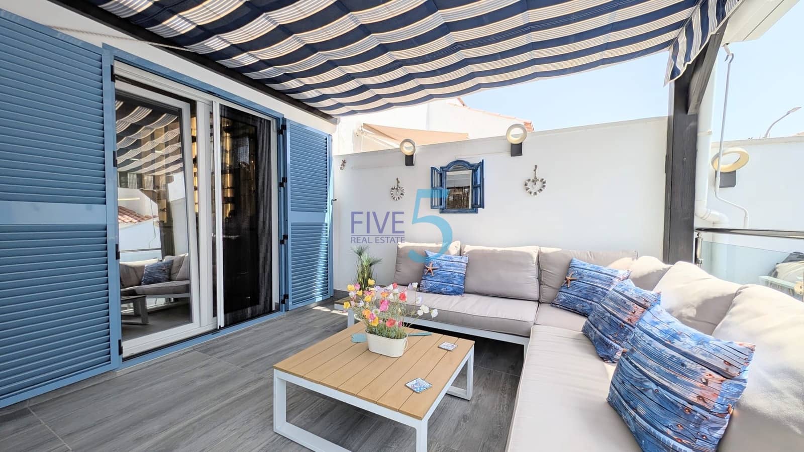 2 bedroom Apartment for sale in Dehesa de Campoamor with pool garage - € 400,000 (Ref: 10015924)