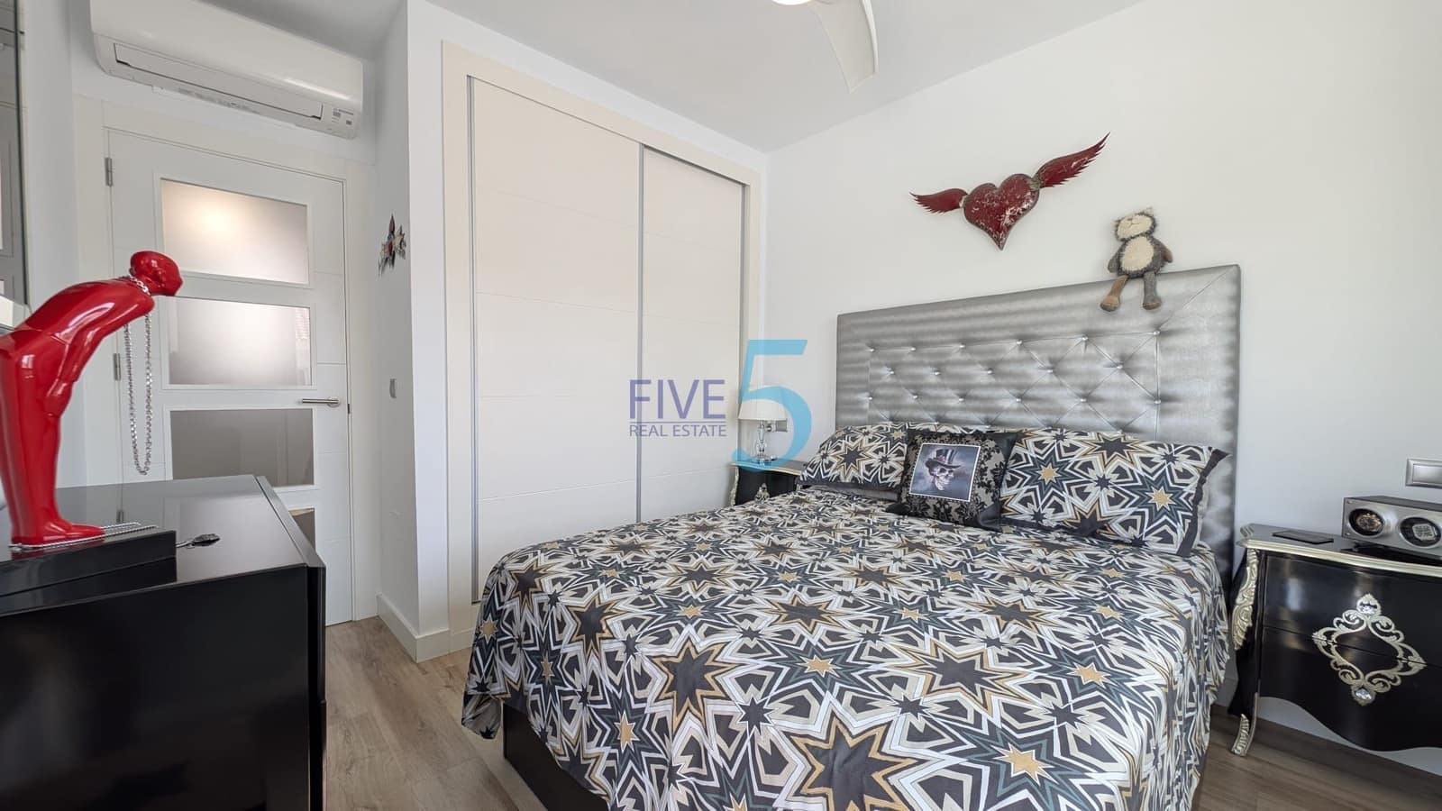 2 bedroom Apartment for sale in Dehesa de Campoamor with pool garage - € 400,000 (Ref: 10015924)
