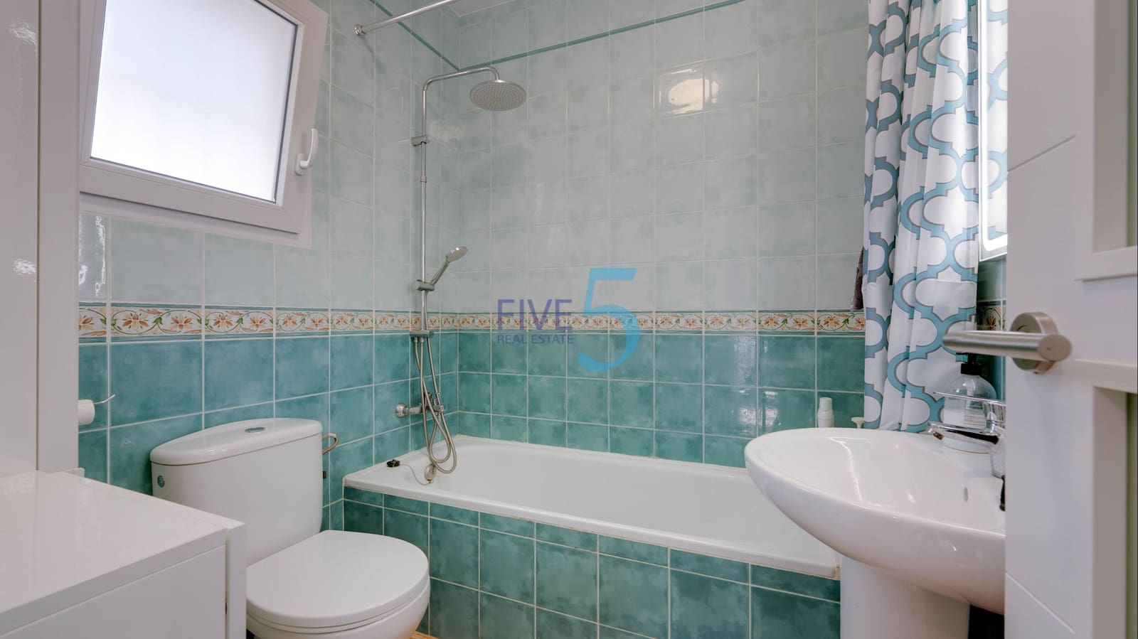 2 bedroom Semi-detached Villa for sale in Dehesa de Campoamor with pool garage - € 400,000 (Ref: 10015924)