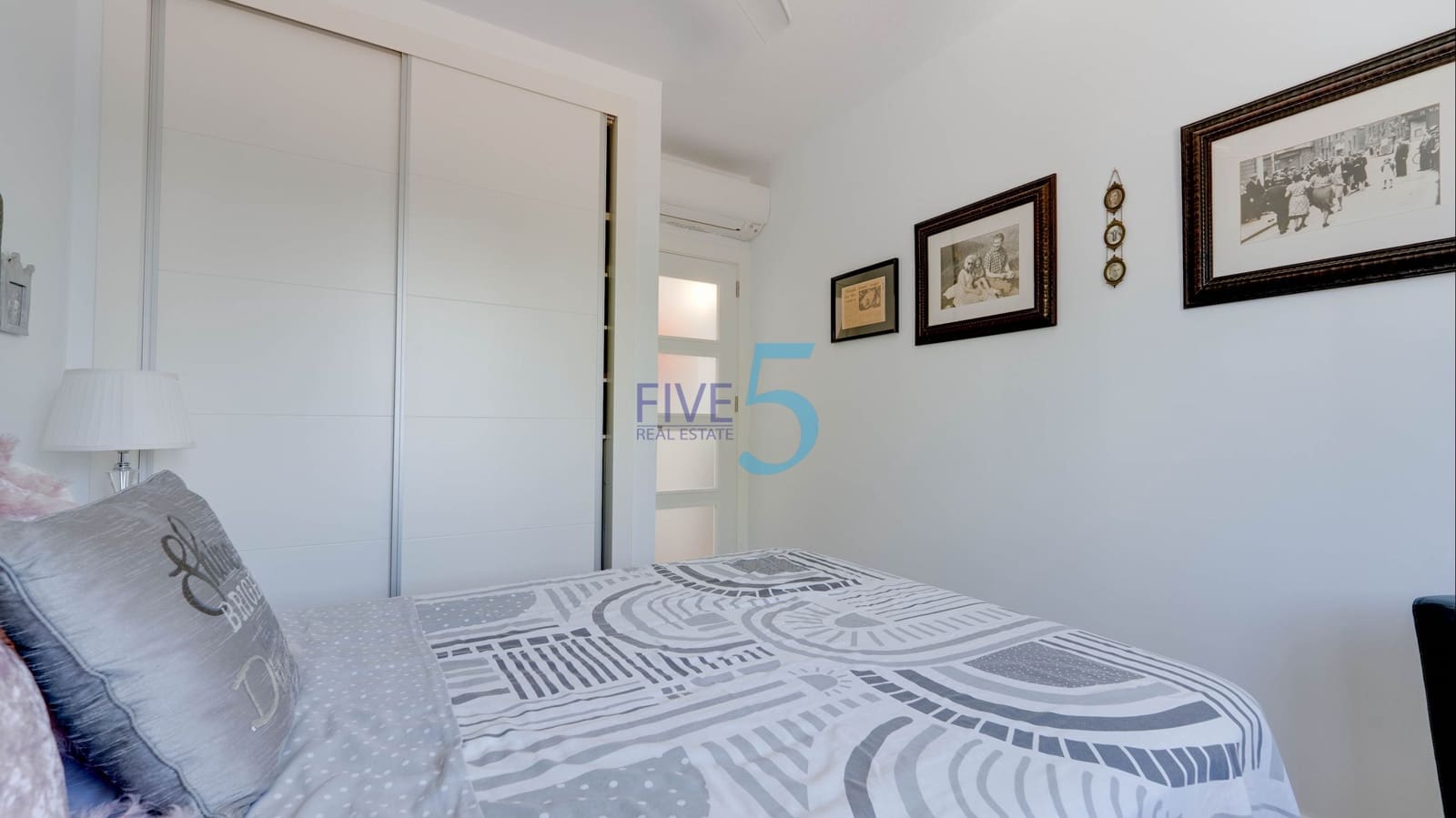 2 bedroom Semi-detached Villa for sale in Dehesa de Campoamor with pool garage - € 400,000 (Ref: 10015924)