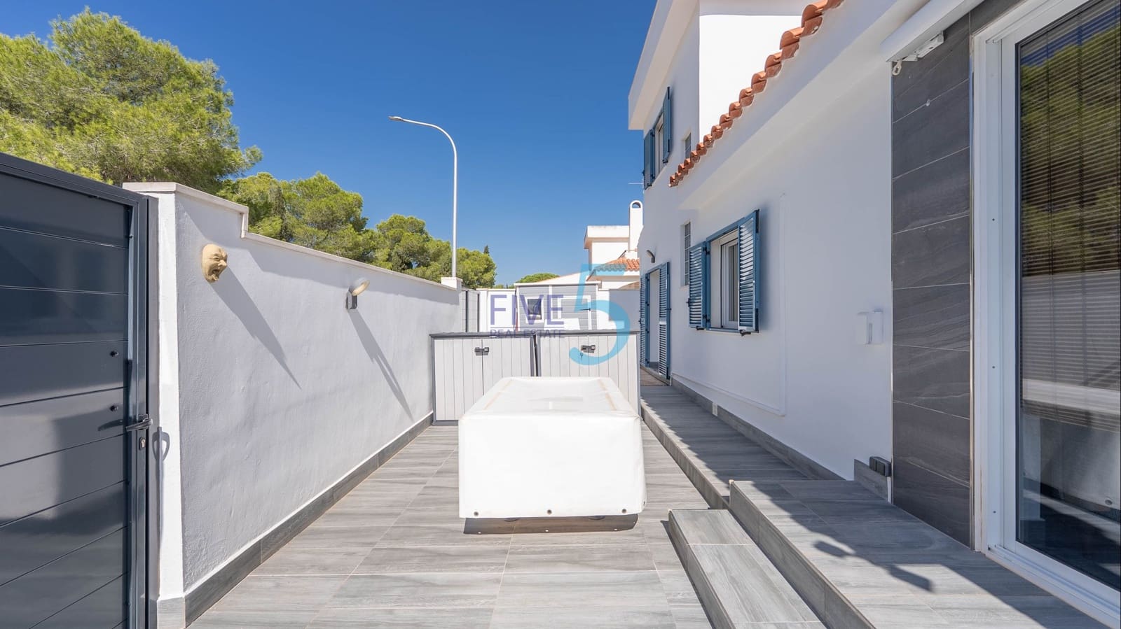 2 bedroom Semi-detached Villa for sale in Dehesa de Campoamor with pool garage - € 400,000 (Ref: 10015924)