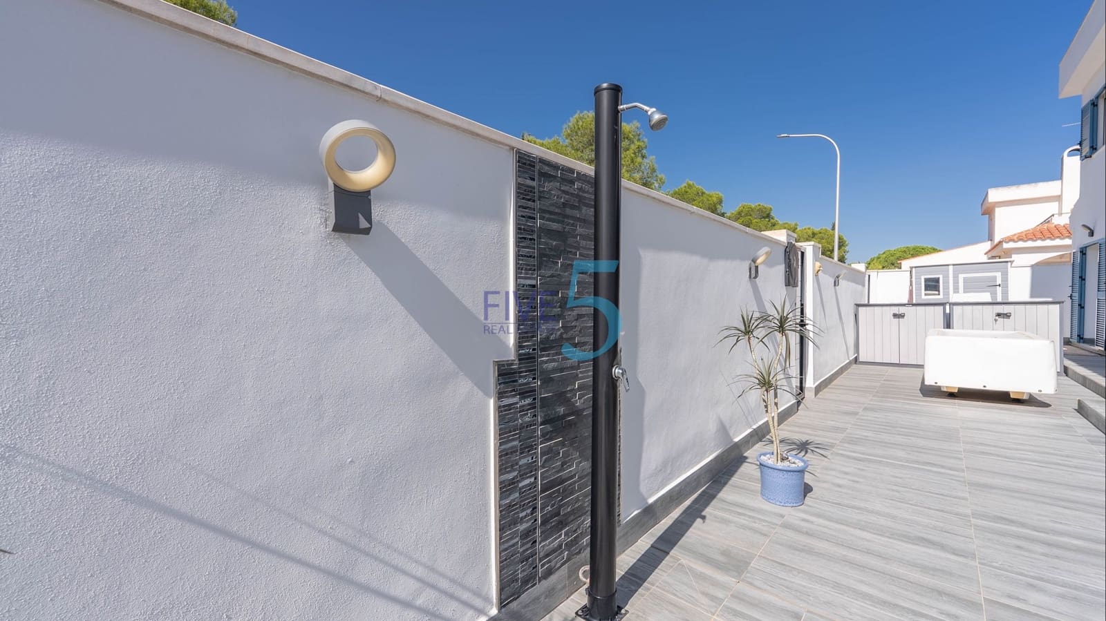 2 bedroom Semi-detached Villa for sale in Dehesa de Campoamor with pool garage - € 400,000 (Ref: 10015924)