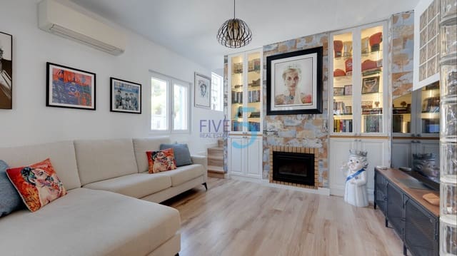 2 soveværelse Semi-Rækkehus til salg i Dehesa de Campoamor, Orihuela med swimmingpool garage - € 400.000 (Ref: 10015924)