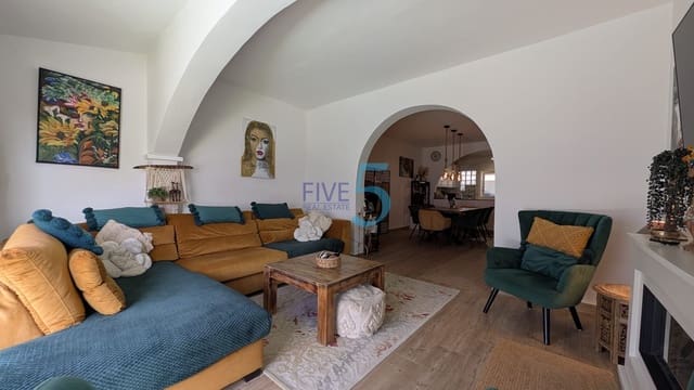 3 soverom Hus til salgs i Villamartin, Orihuela med svømmebasseng - € 280 000 (Ref: 10016695)