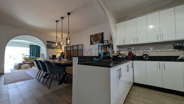 3 soverom Hus til salgs i Villamartin, Orihuela med svømmebasseng - € 280 000 (Ref: 10016695)