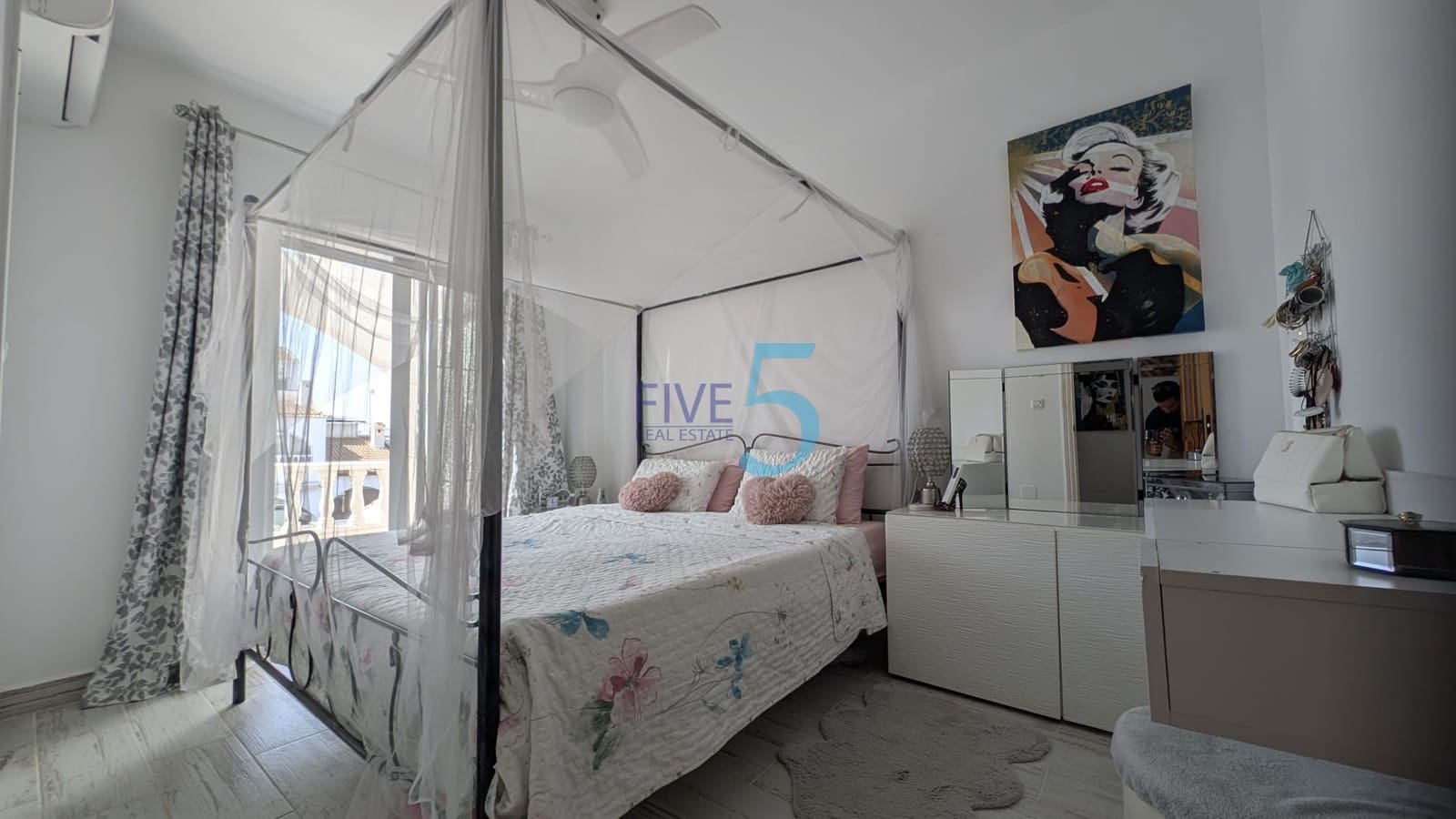3 soverom Hus til salgs i Villamartin med svømmebasseng - € 280 000 (Ref: 10016695)