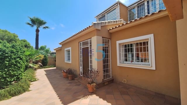 4 camera da letto Villa in vendita in Campoamor, Orihuela con piscina garage - 680.000 € (Rif: 10016789)