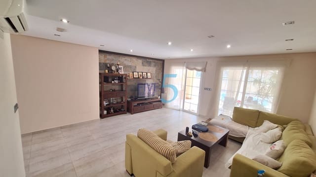 4 camera da letto Villa in vendita in Campoamor, Orihuela con piscina garage - 680.000 € (Rif: 10016789)
