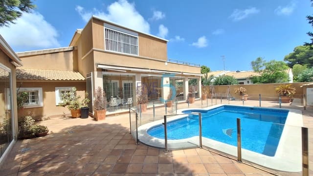 4 camera da letto Villa in vendita in Campoamor, Orihuela con piscina garage - 680.000 € (Rif: 10016789)