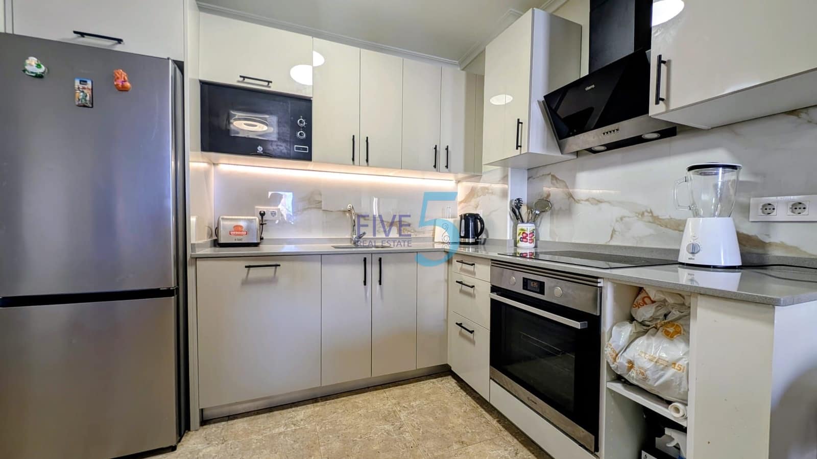 Apartamento de 3 habitaciones en Cabo Roig en venta con piscina garaje - 280.000 € (Ref: 10017765)