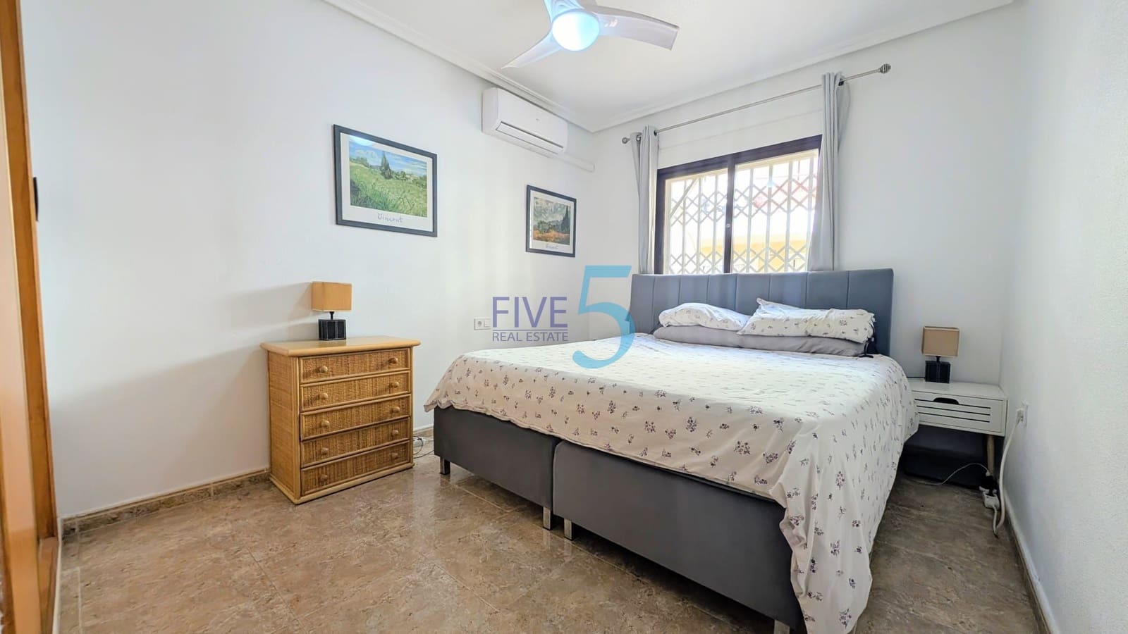 Apartamento de 3 habitaciones en Cabo Roig en venta con piscina garaje - 280.000 € (Ref: 10017765)