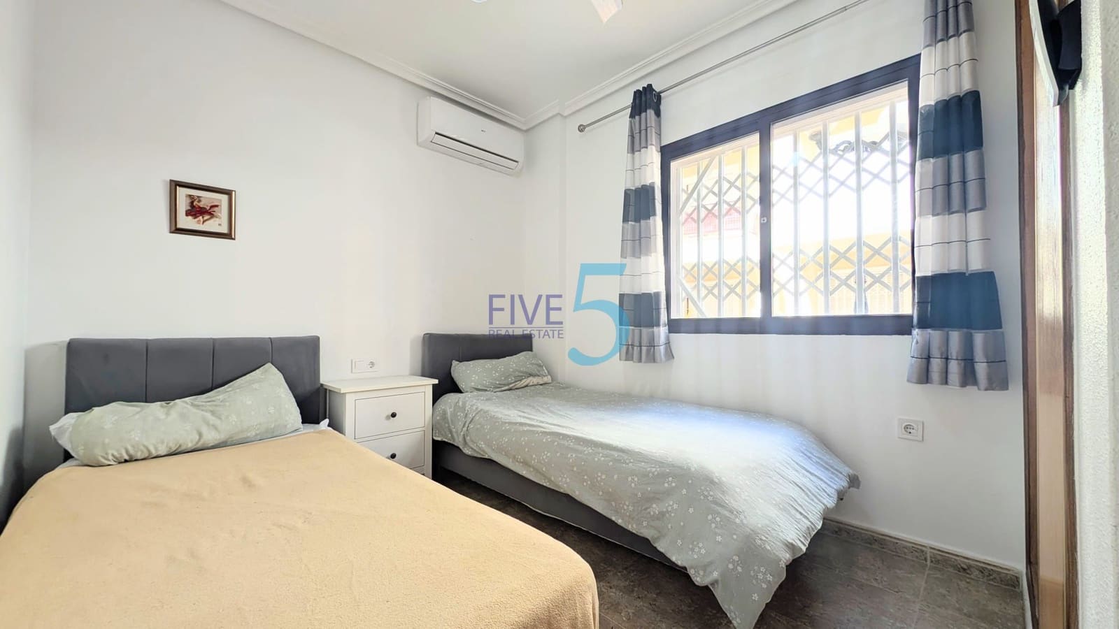 Apartamento de 3 habitaciones en Cabo Roig en venta con piscina garaje - 280.000 € (Ref: 10017765)