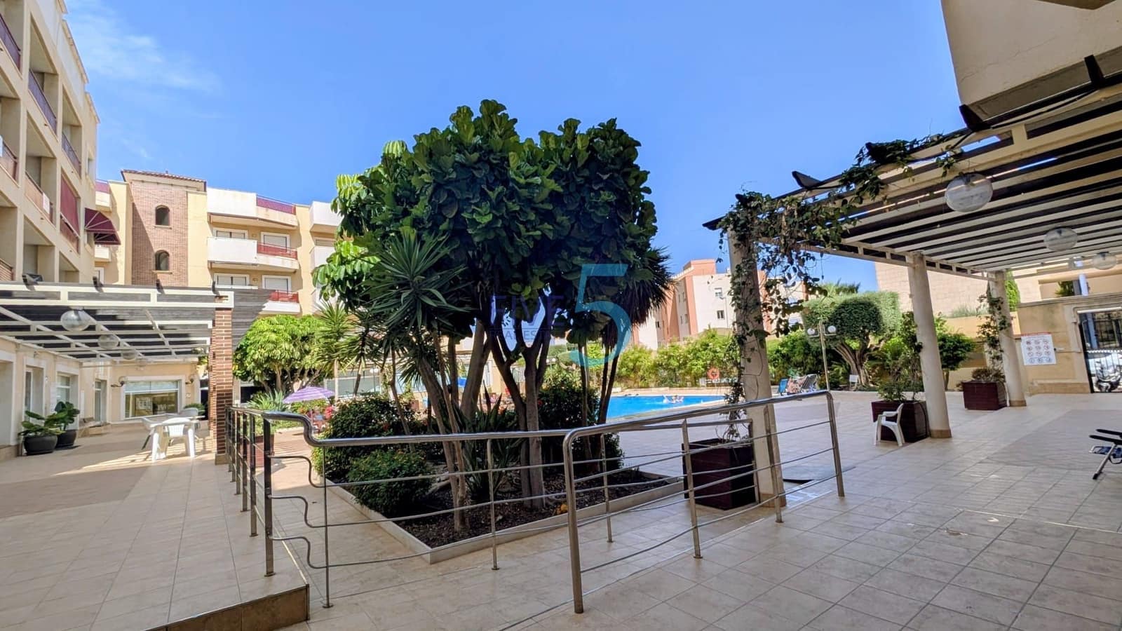Apartamento de 3 habitaciones en Cabo Roig en venta con piscina garaje - 280.000 € (Ref: 10017765)