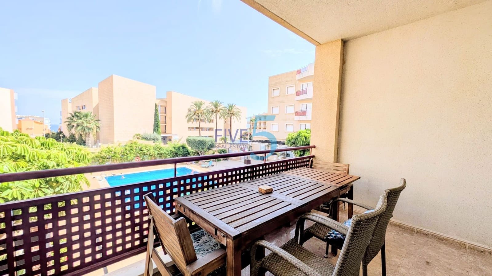 Apartamento de 3 habitaciones en Cabo Roig en venta con piscina garaje - 280.000 € (Ref: 10017765)
