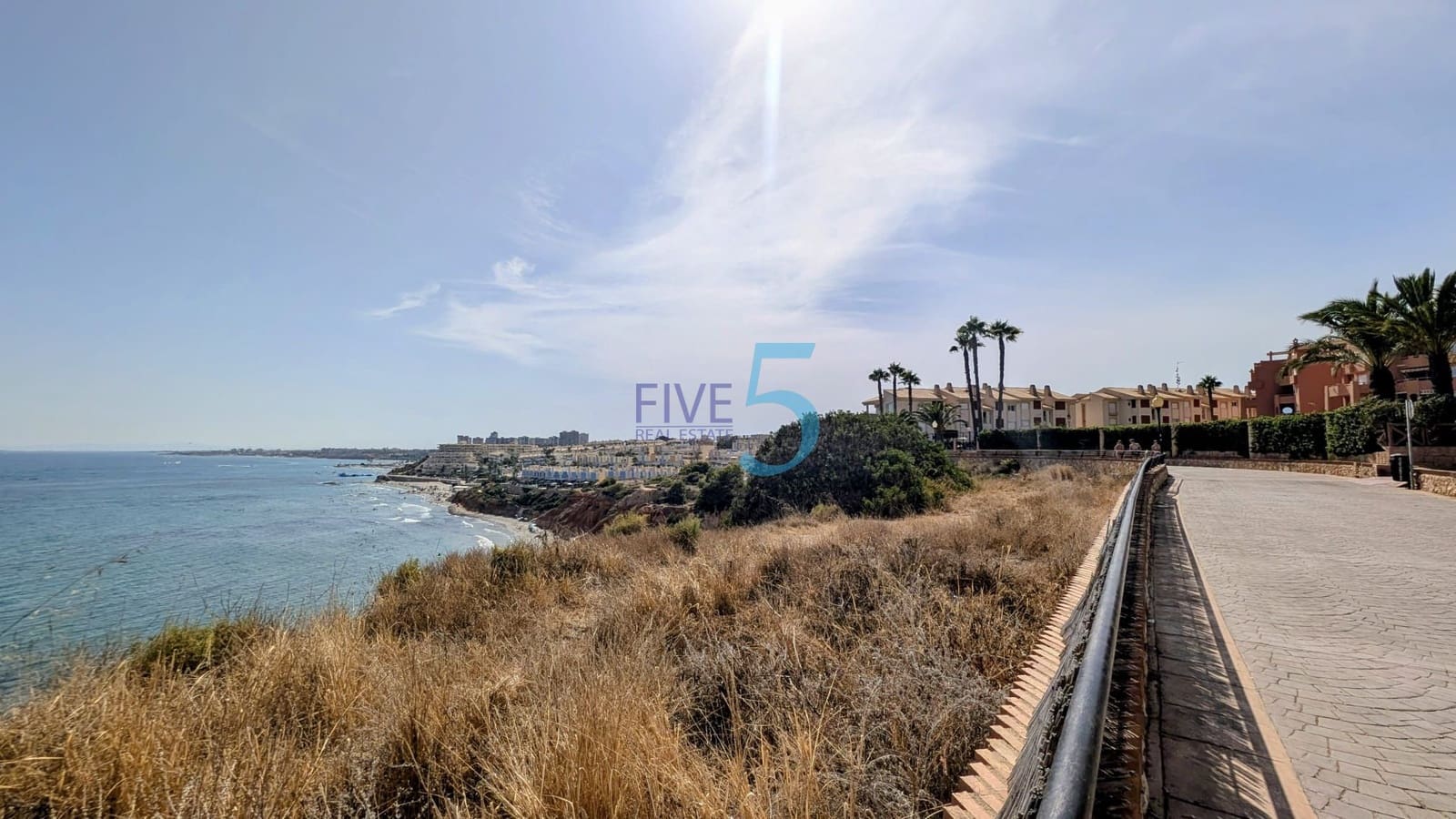 Apartamento de 3 habitaciones en Cabo Roig en venta con piscina garaje - 280.000 € (Ref: 10017765)