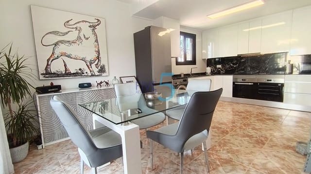 3 bedroom Villa for sale in Benijófar with pool - € 395,000 (Ref: 10017766)