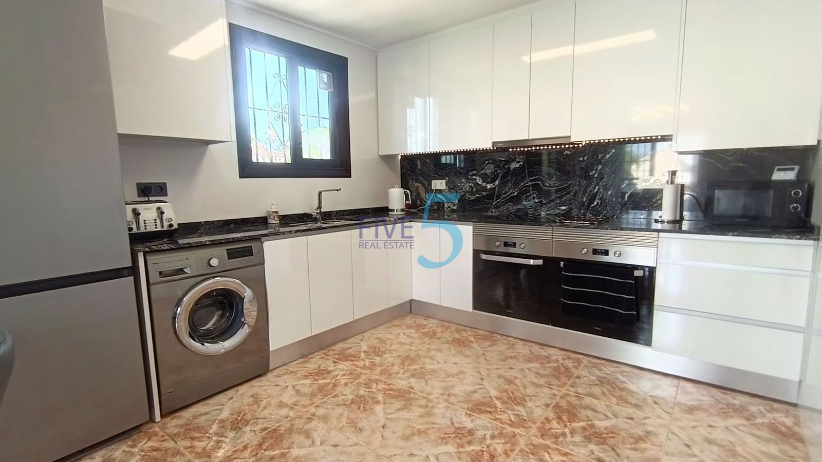 3 bedroom Villa for sale in Benijofar with pool - € 395,000 (Ref: 10017766)