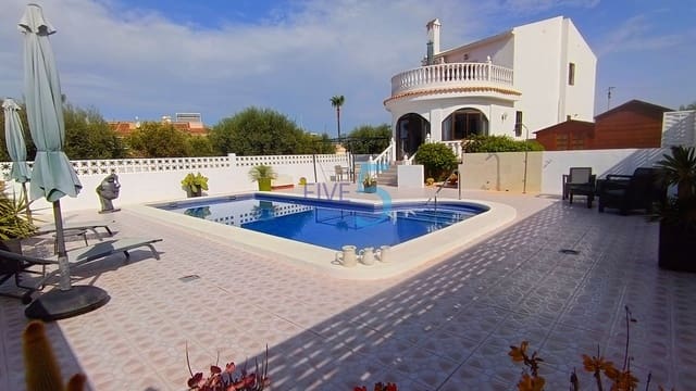 3 bedroom Villa for sale in Benijófar with pool - € 395,000 (Ref: 10017766)
