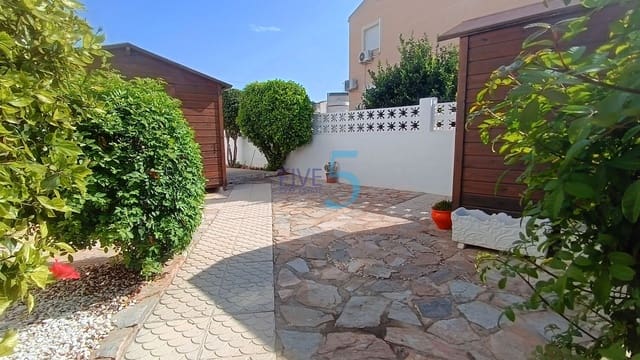 3 bedroom Villa for sale in Benijófar with pool - € 395,000 (Ref: 10017766)