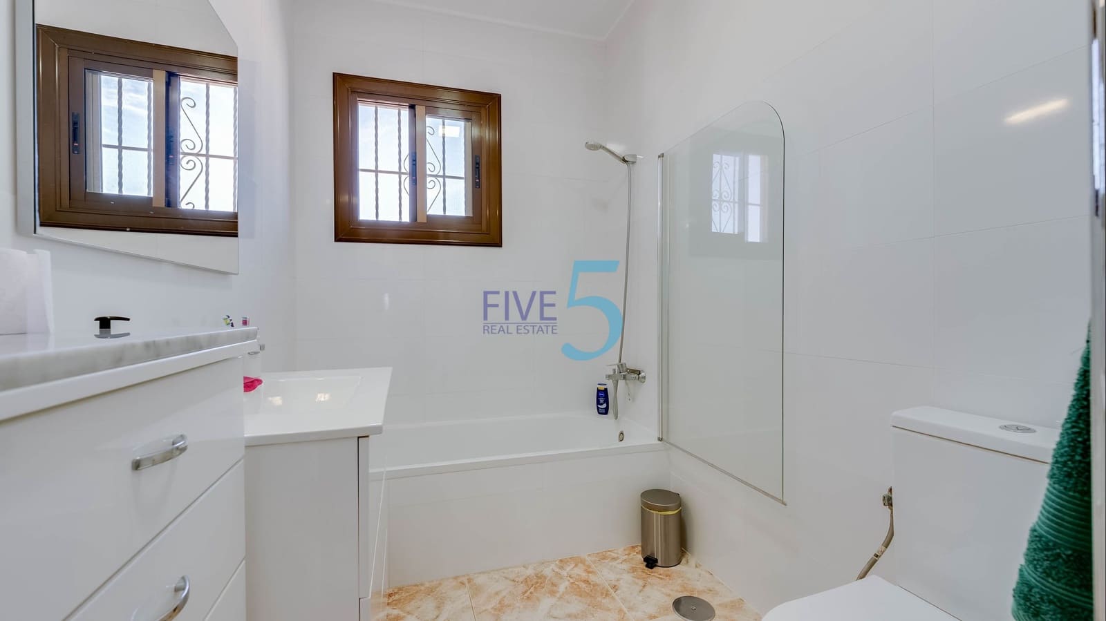 3 bedroom Villa for sale in Benijofar with pool garage - € 395,000 (Ref: 10017766)