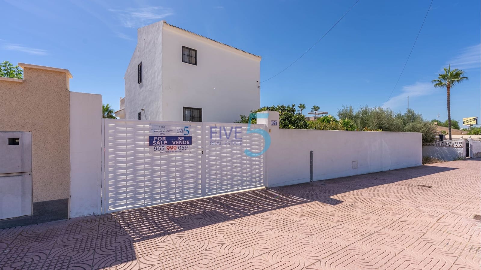 3 bedroom Villa for sale in Benijofar with pool garage - € 395,000 (Ref: 10017766)