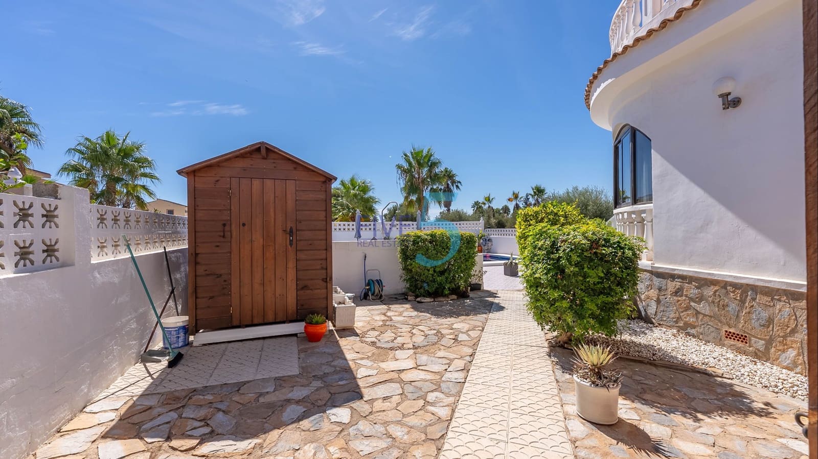 3 bedroom Villa for sale in Benijofar with pool garage - € 395,000 (Ref: 10017766)