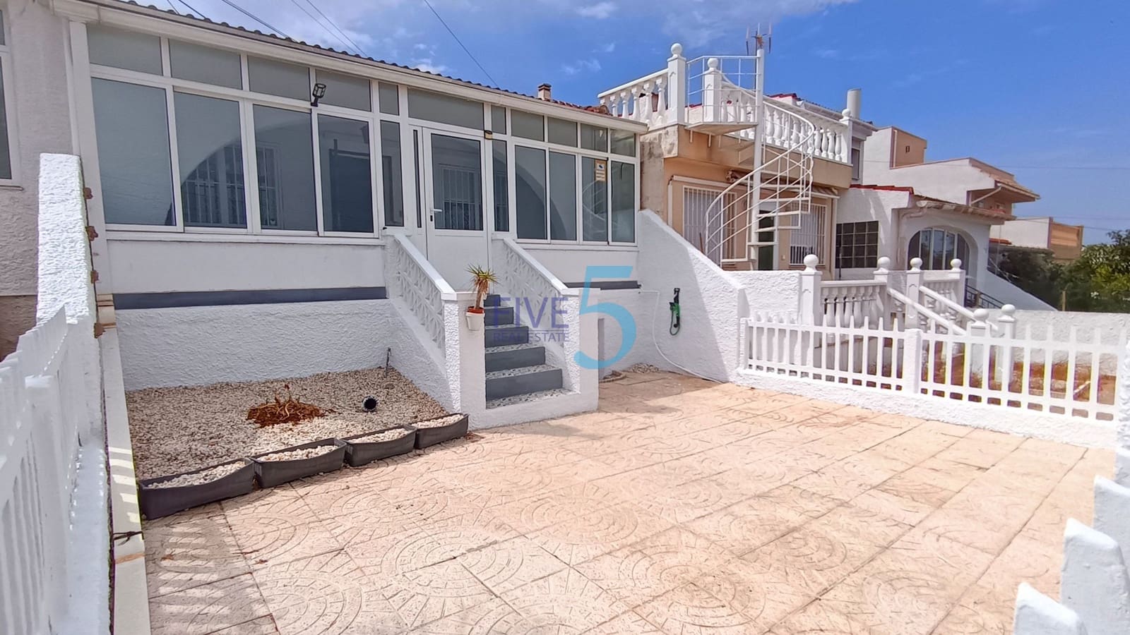 2 slaapkamer Bungalow te koop in Ciudad Quesada - € 149.995 (Ref: 10018085)