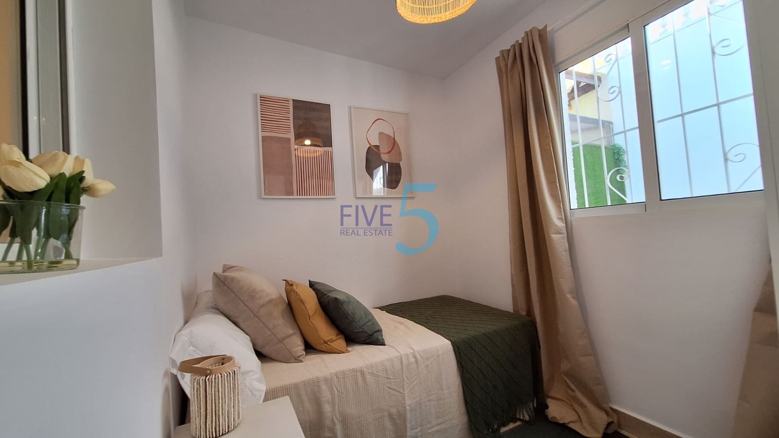 2 makuuhuone Paritalo myytävänä paikassa Playa Flamenca - 204 000 € (Ref: 10018793)