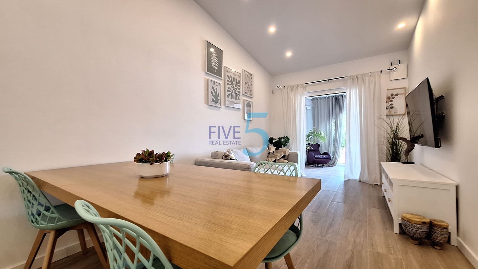 2 makuuhuone Paritalo myytävänä paikassa Playa Flamenca - 204 000 € (Ref: 10018793)