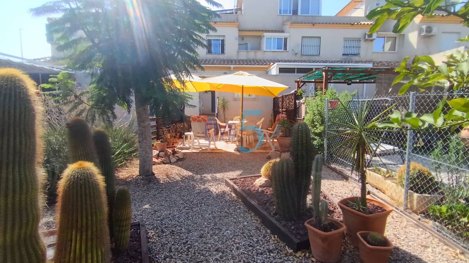 3 soverom Hus til salgs i Daya Nueva med svømmebasseng - € 167 000 (Ref: 10019402)