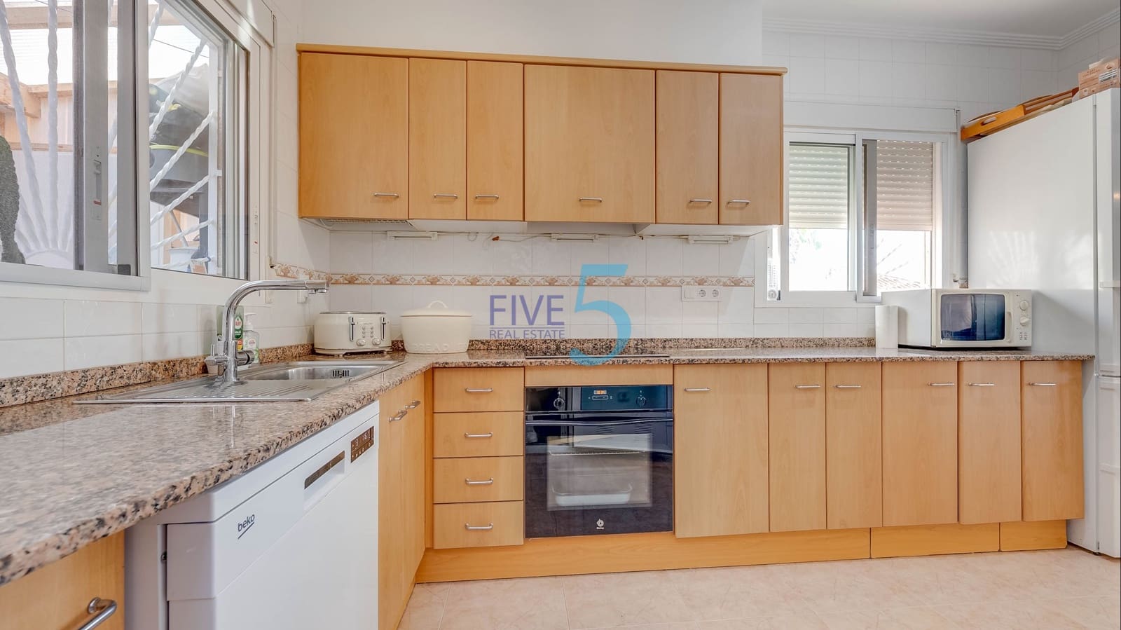 3 bedroom Villa for sale in Ciudad Quesada with pool garage - € 265,000 (Ref: 10019403)