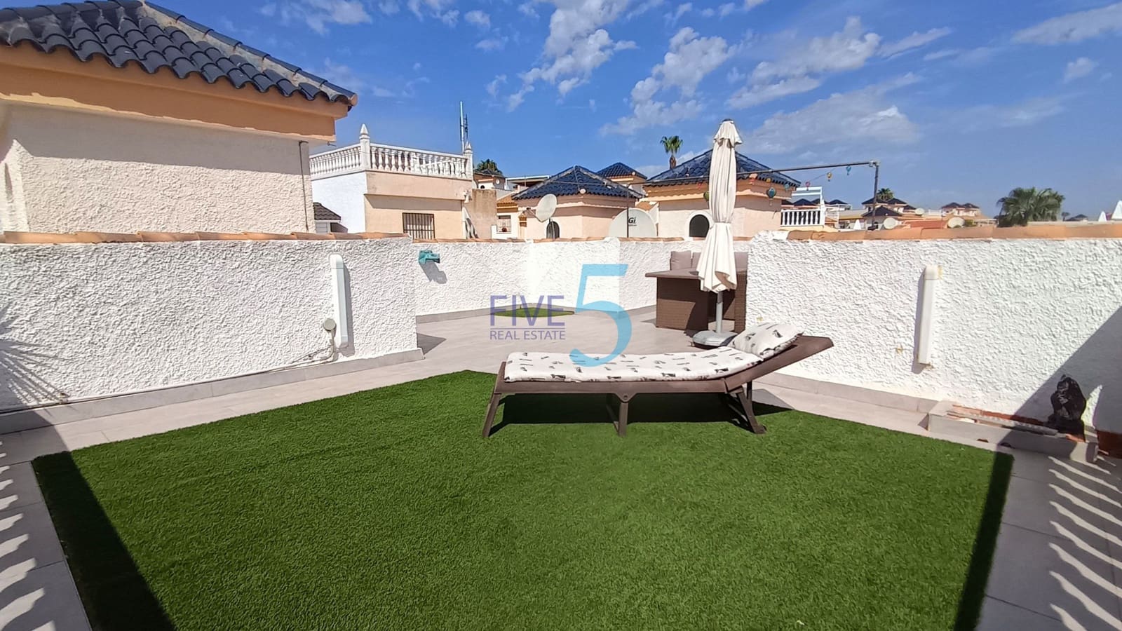3 makuuhuone Huvila myytävänä paikassa Ciudad Quesada mukana uima-altaan - 265 000 € (Ref: 10019405)