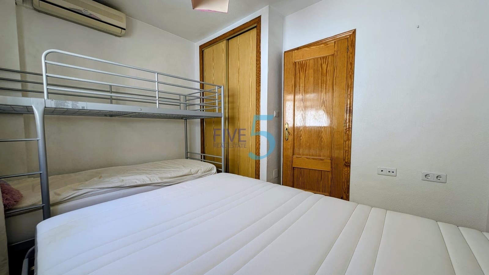 3 soveværelse Byhus til salg i Playa Flamenca med swimmingpool - € 184.900 (Ref: 10019565)