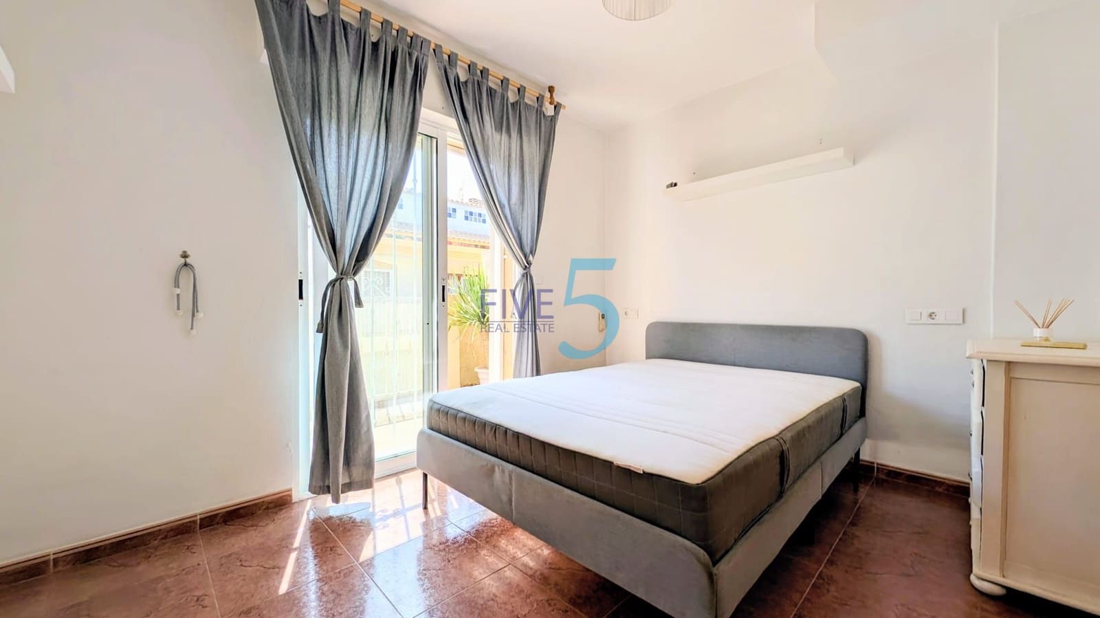 3 soveværelse Byhus til salg i Playa Flamenca med swimmingpool - € 184.900 (Ref: 10019565)