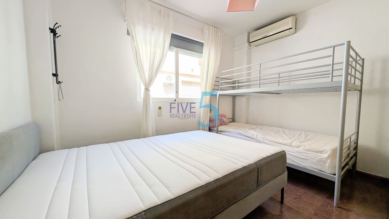 3 soveværelse Byhus til salg i Playa Flamenca med swimmingpool - € 184.900 (Ref: 10019565)
