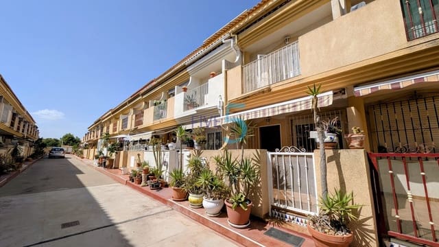 3 soveværelse Byhus til salg i Playa Flamenca, Orihuela med swimmingpool - € 184.900 (Ref: 10019565)