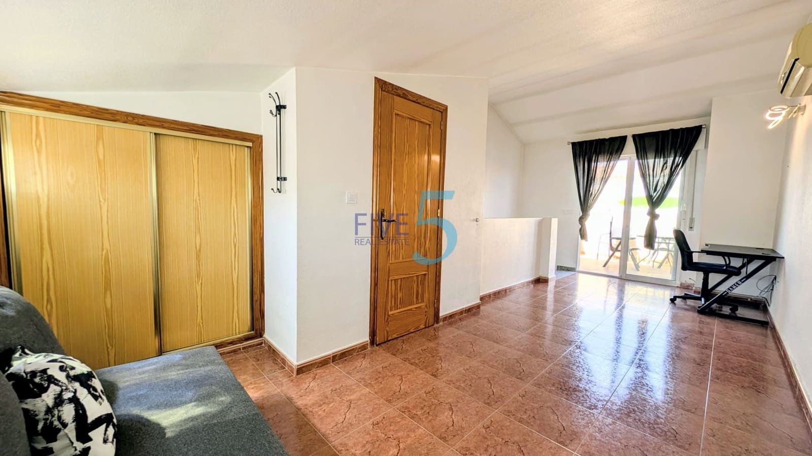 3 soveværelse Byhus til salg i Playa Flamenca med swimmingpool - € 184.900 (Ref: 10019565)