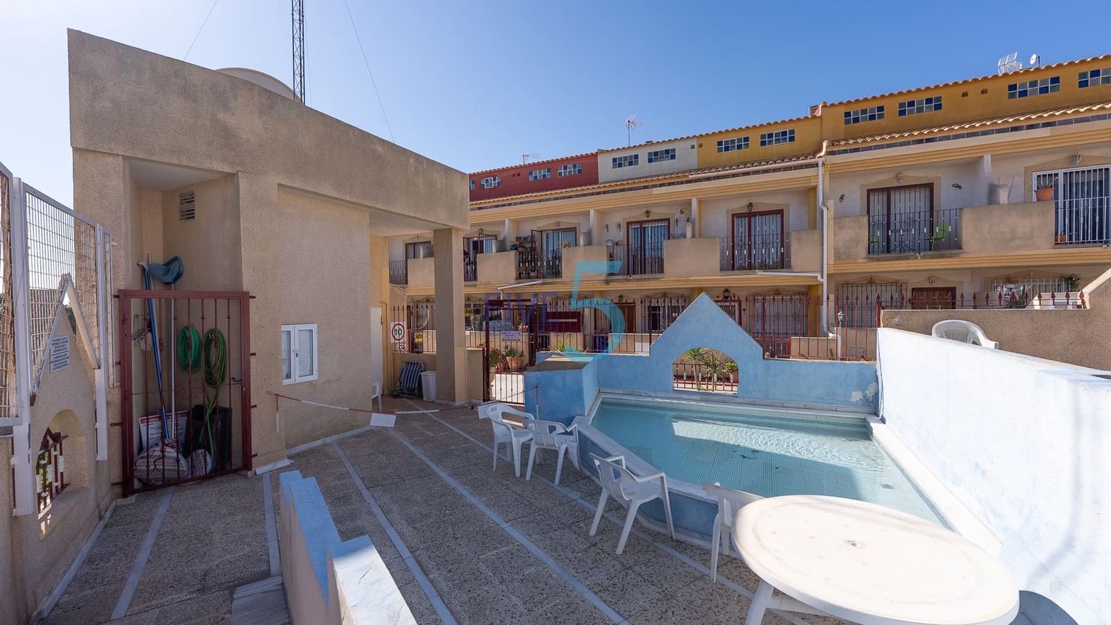3 soveværelse Byhus til salg i Playa Flamenca med swimmingpool - € 184.900 (Ref: 10019565)